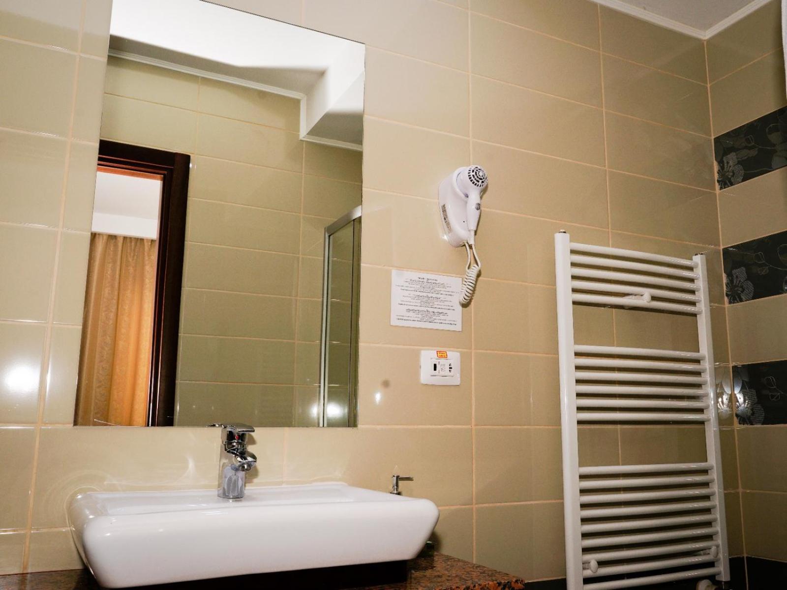 Hotel Criss Bucarest Extérieur photo