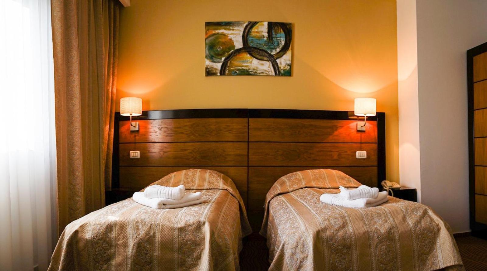 Hotel Criss Bucarest Extérieur photo