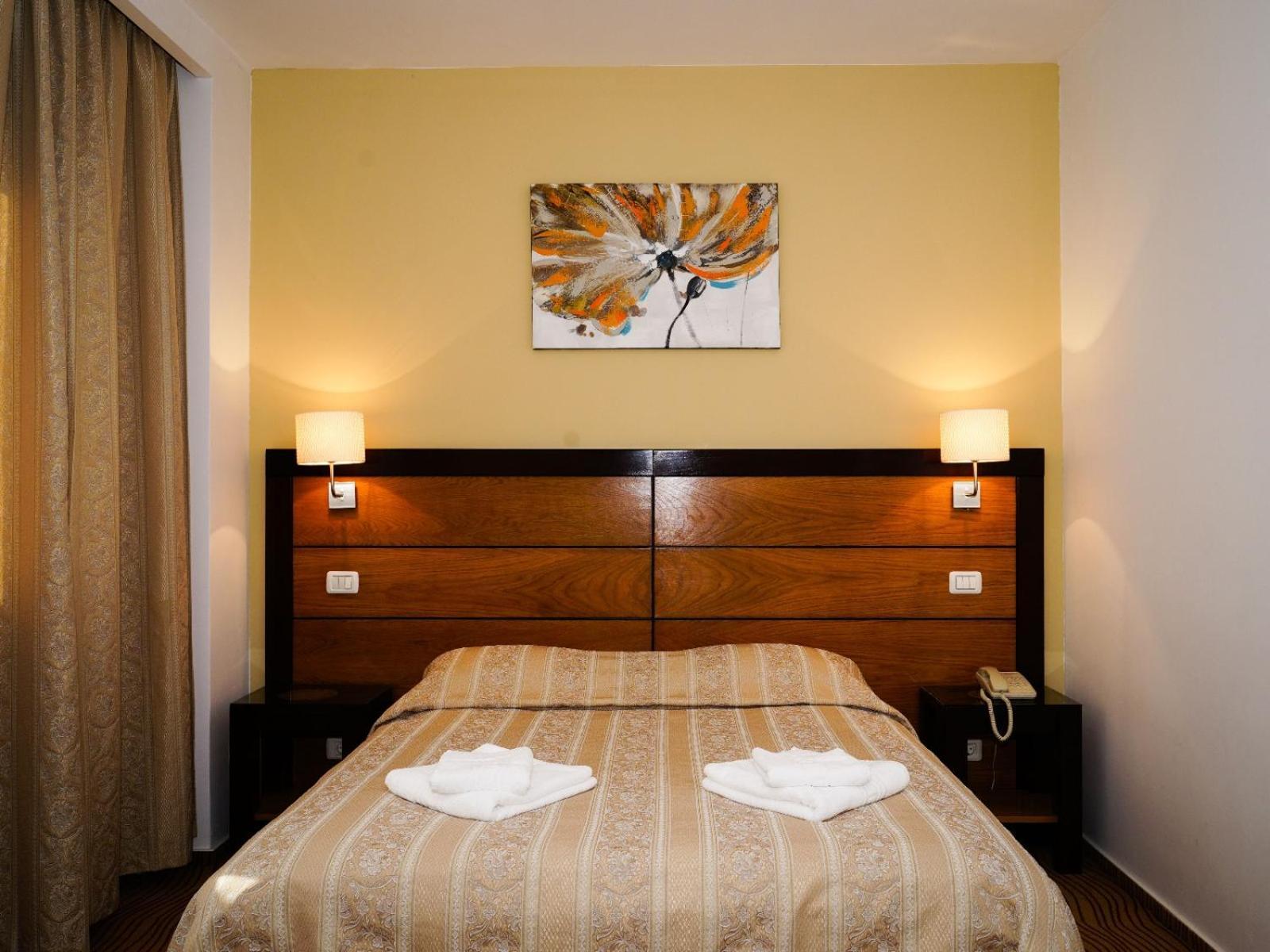 Hotel Criss Bucarest Extérieur photo