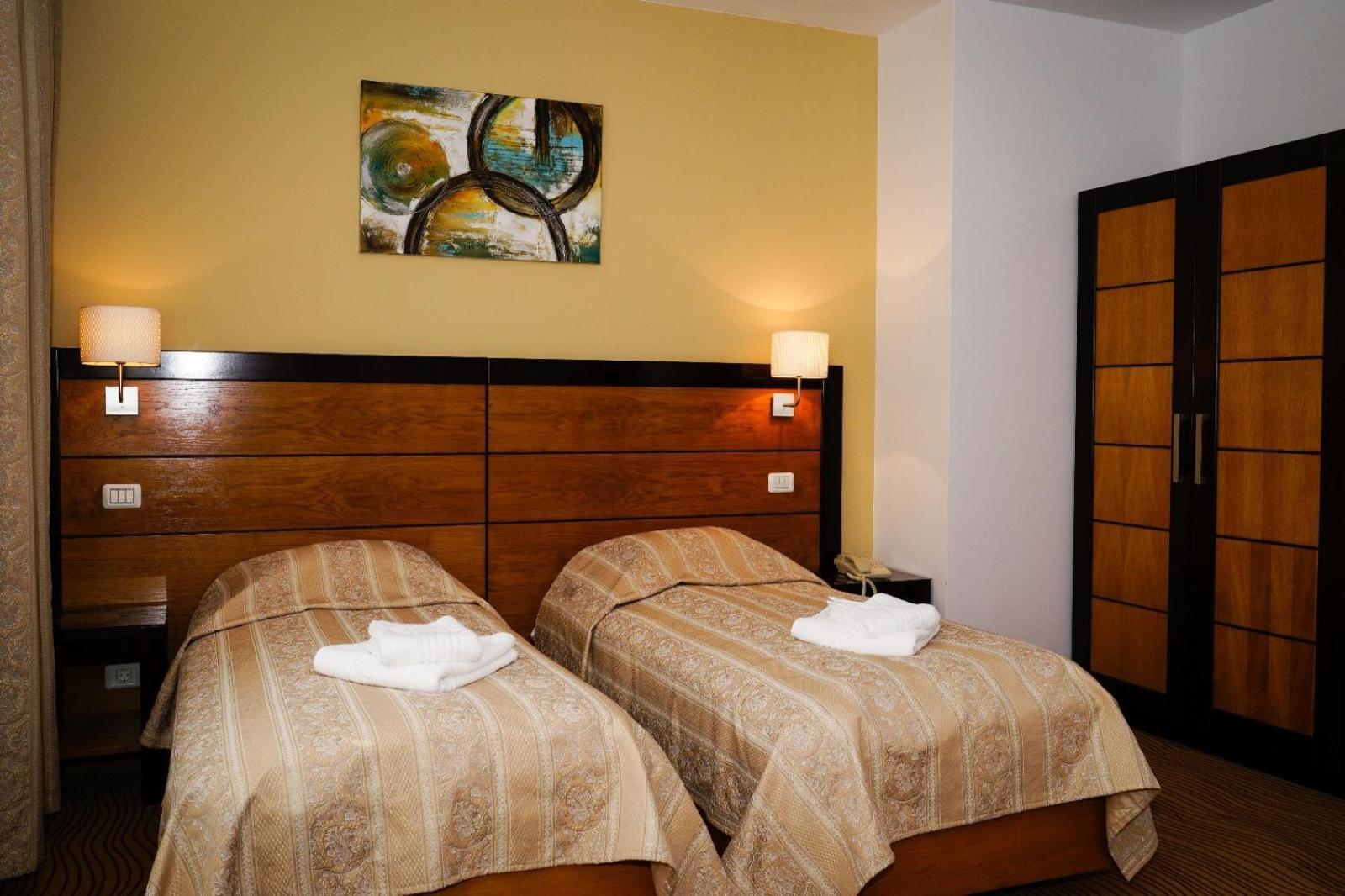 Hotel Criss Bucarest Extérieur photo