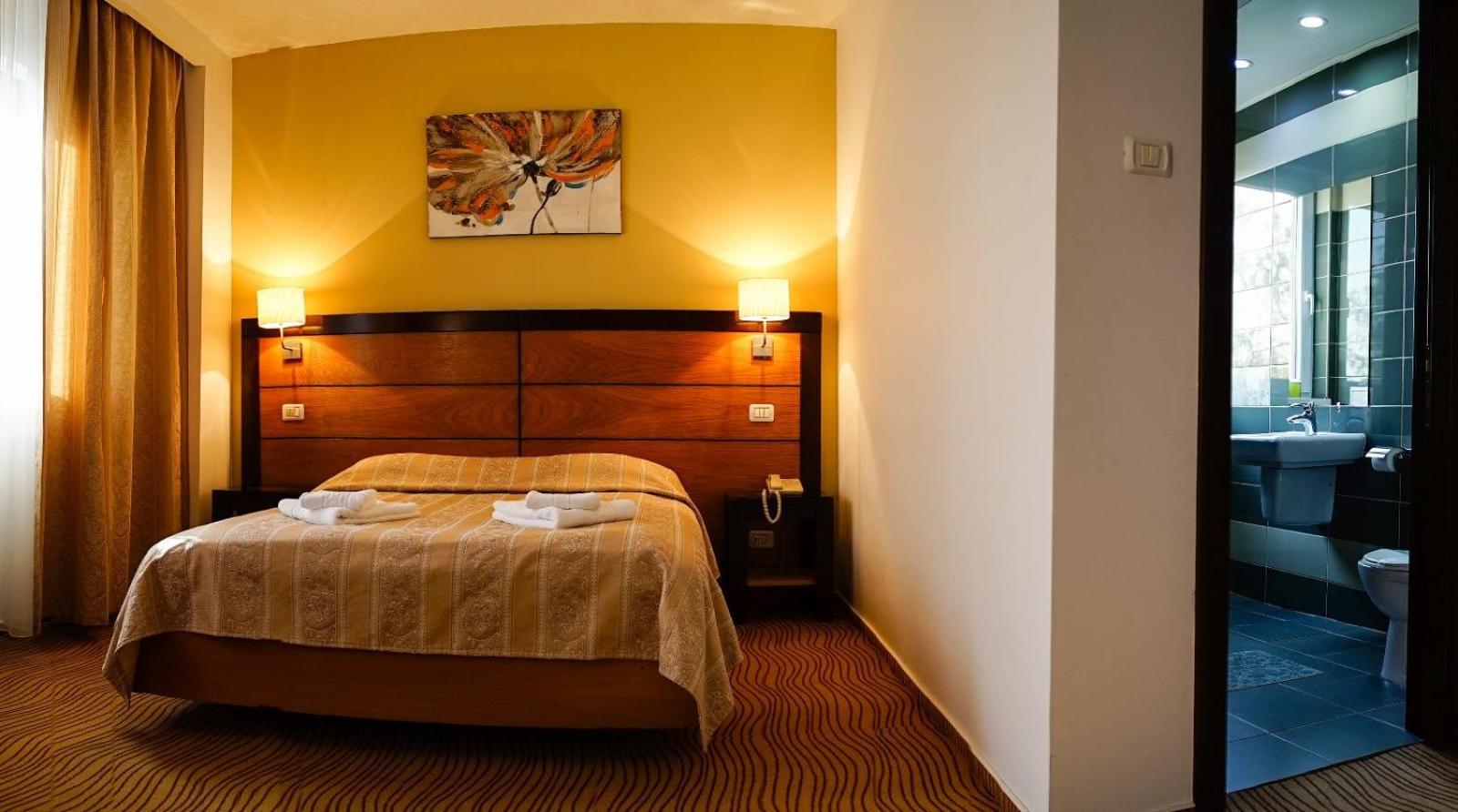 Hotel Criss Bucarest Extérieur photo